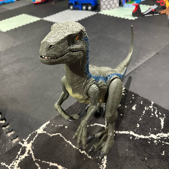 Jurassic World Raptor - Picture 4 of 6